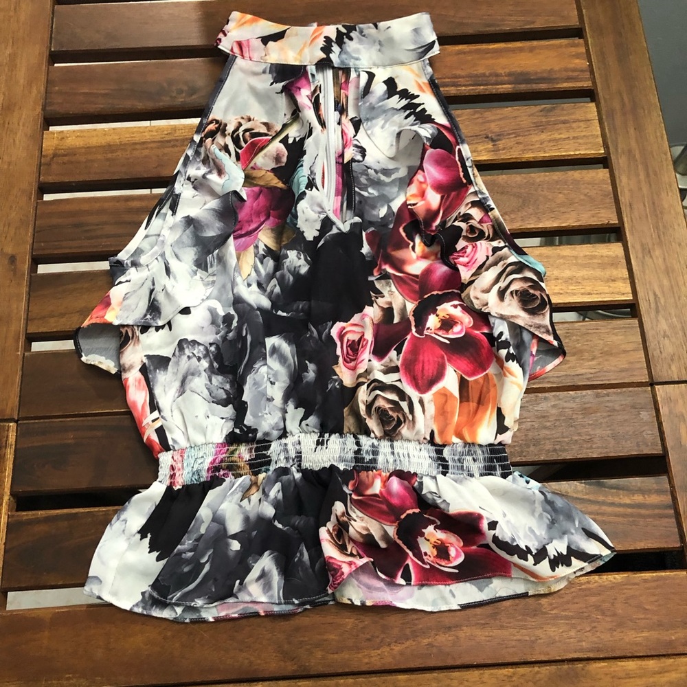 Bebe ruffles flora blouse